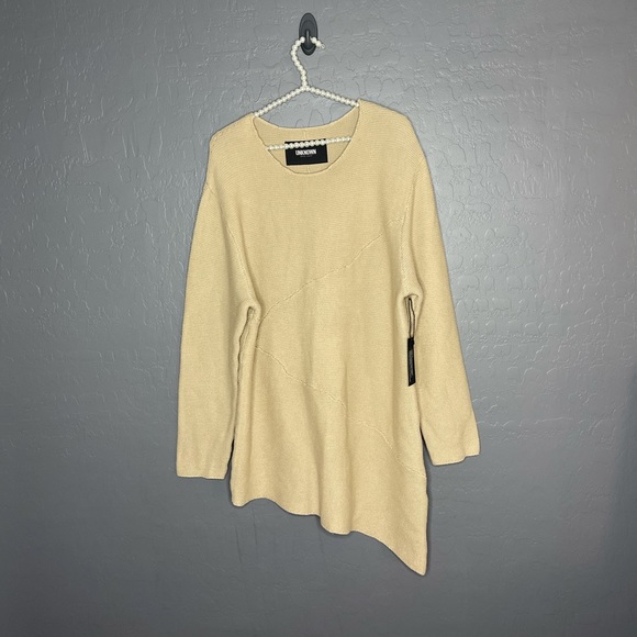 Oversized Asymmetrical Brown Sweater - Picture 3 of 12